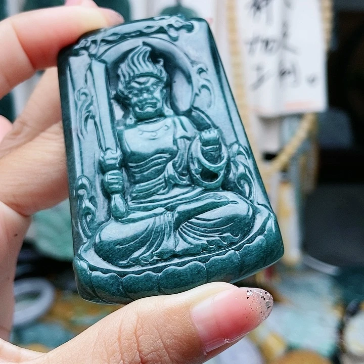 颈饰足铂镶嵌翡翠翡翠