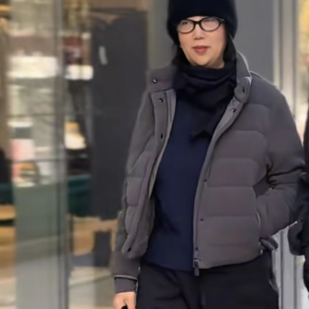 252338（阿梦服饰）羽绒服 衣长56