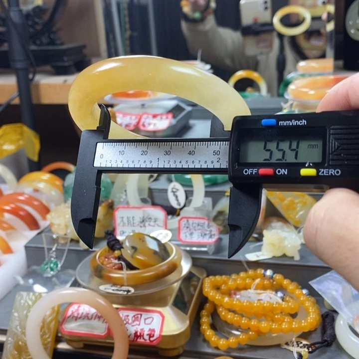 石英质玉（黄龙玉）合金手镯