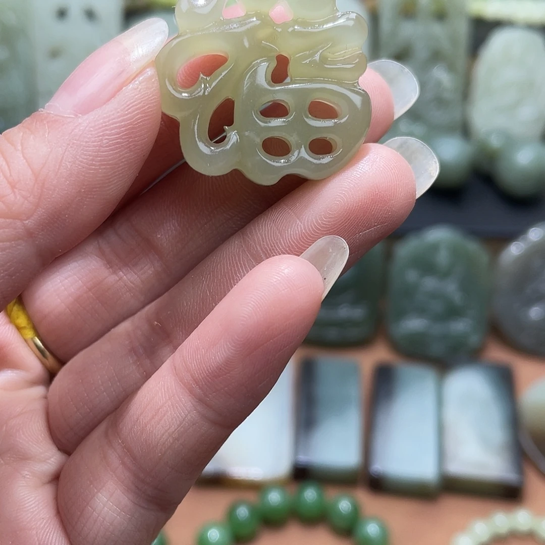 和田玉未镶嵌吊坠(不含链)