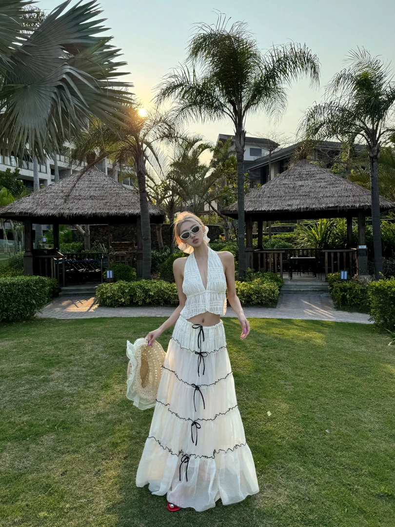 【福利款NO退换】度假出行穿搭氛围感挂脖吊带＋半裙套装 8282
