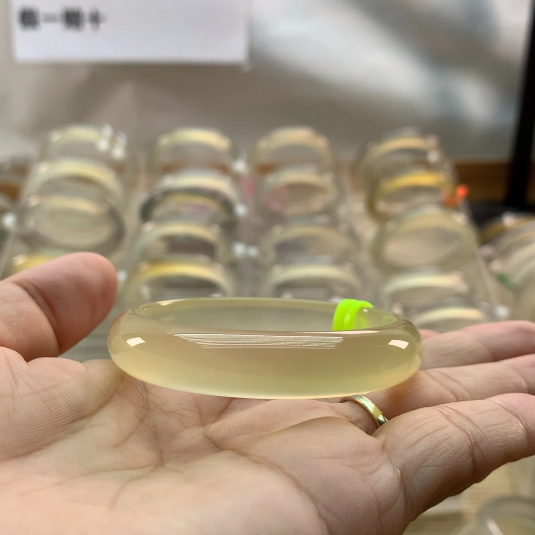手镯玛瑙/玉髓未镶嵌