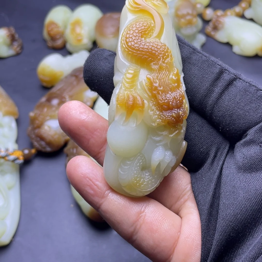 和田玉（糖玉）未镶嵌挂件亦*