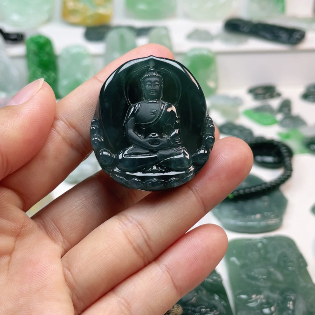 翡翠颈饰未镶嵌大日