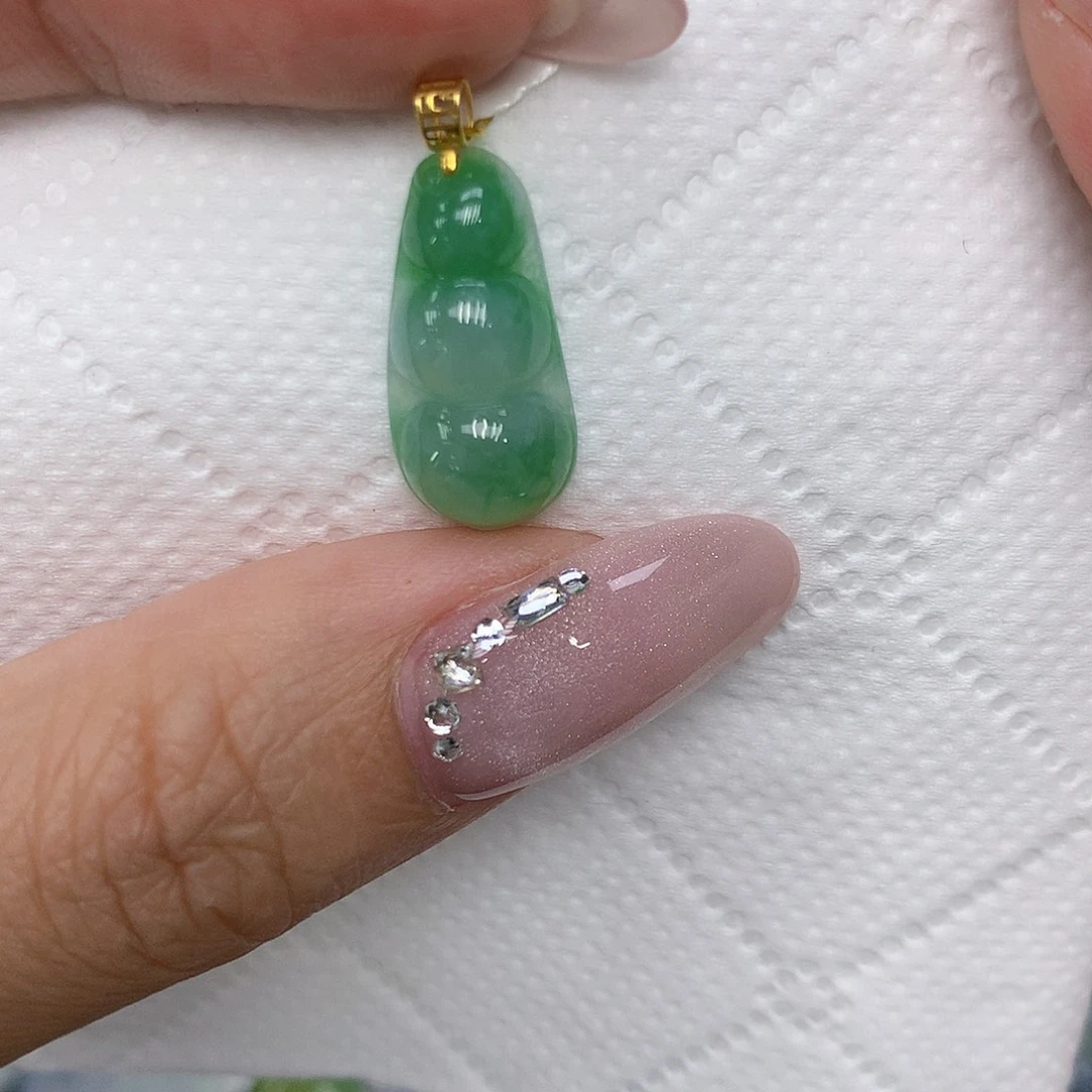颈饰18K金镶嵌翡翠