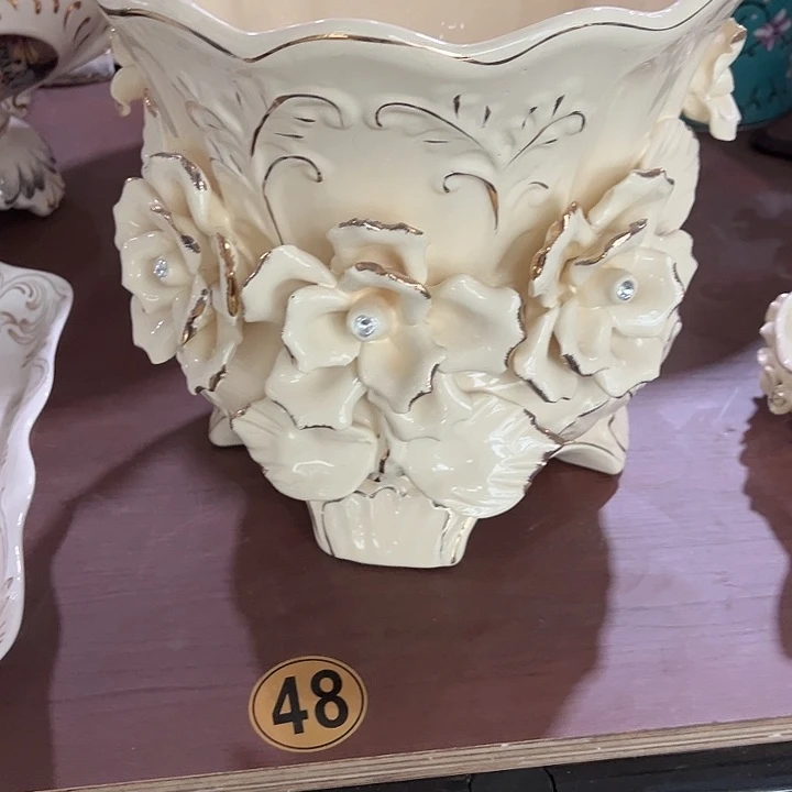 瓷片瑕，。。。。。。。。。。。