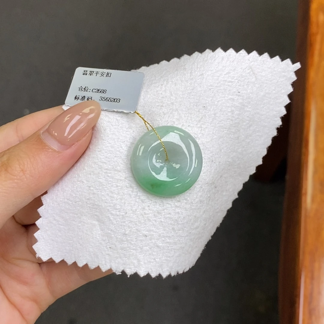 【闪购商品】翡翠未镶嵌颈饰平安扣