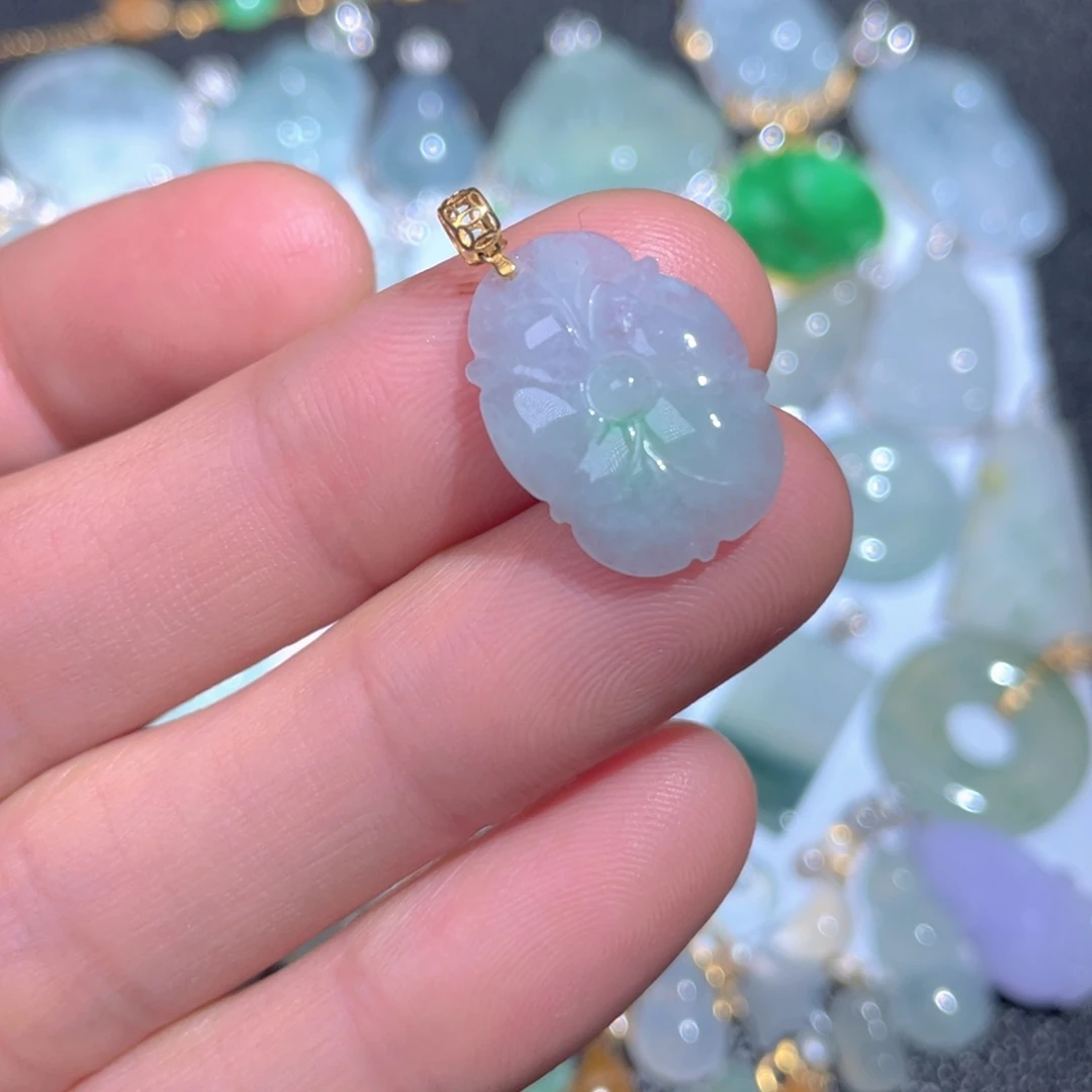 翡翠颈饰18K金镶嵌翡翠