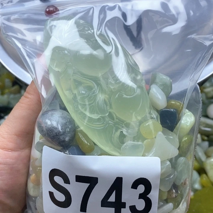 蛇纹石玉未镶嵌鱼缸石