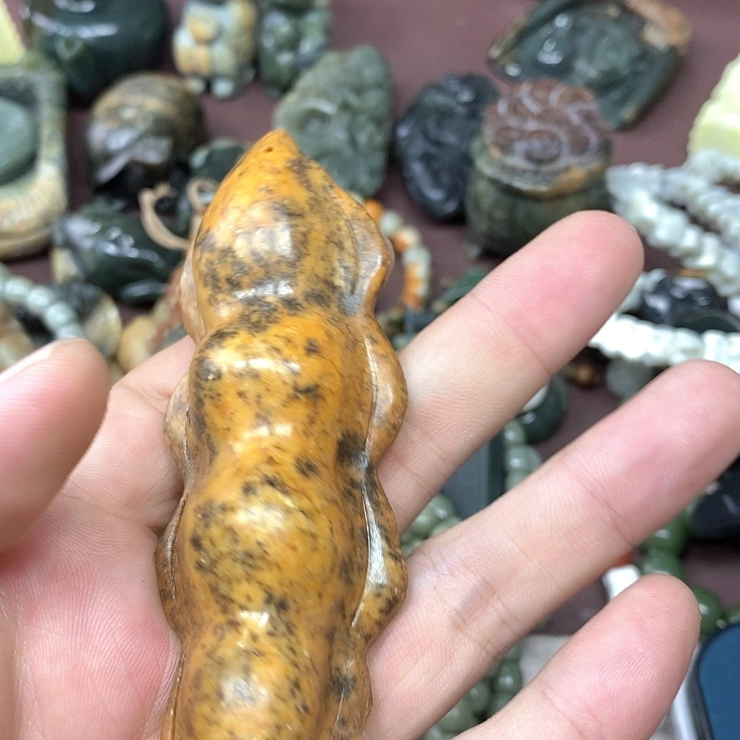 岫岩河磨玉（透闪石质玉）未镶嵌珠宝奇石