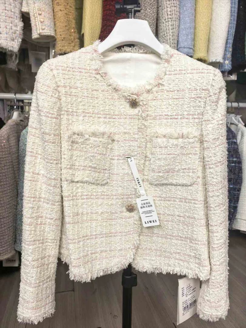 T27 秋冬季新款时尚优雅小香风短外套 LV24005-粉条