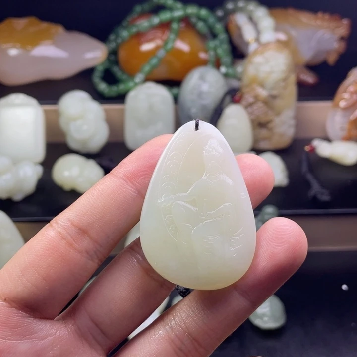 和田玉未镶嵌颈饰