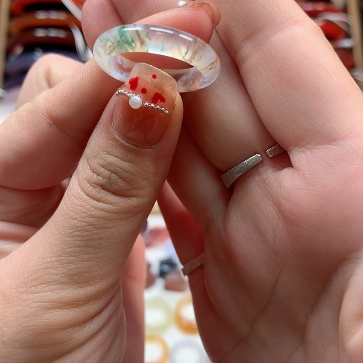 玛瑙/玉髓手镯未镶嵌八****?