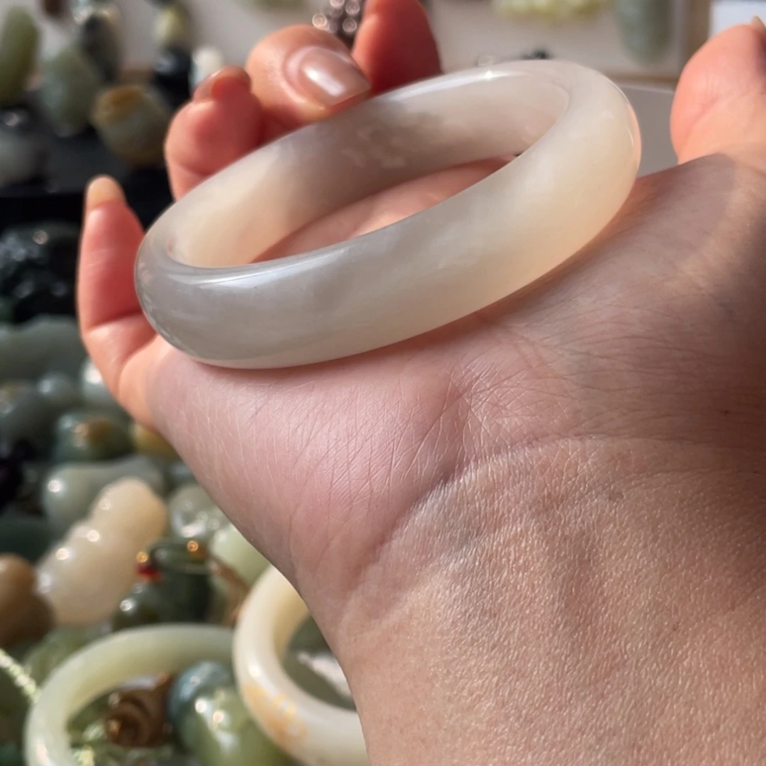 和田玉未镶嵌珠宝半成品56圈口白玉