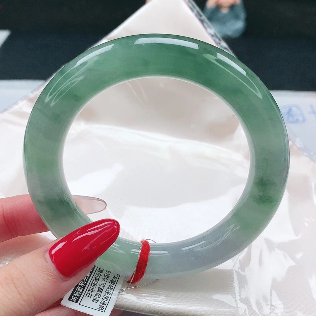 翡翠手镯未镶嵌57圈
