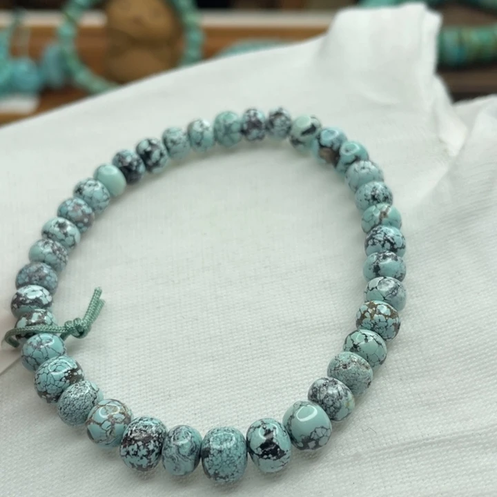 绿松石未镶嵌珠宝