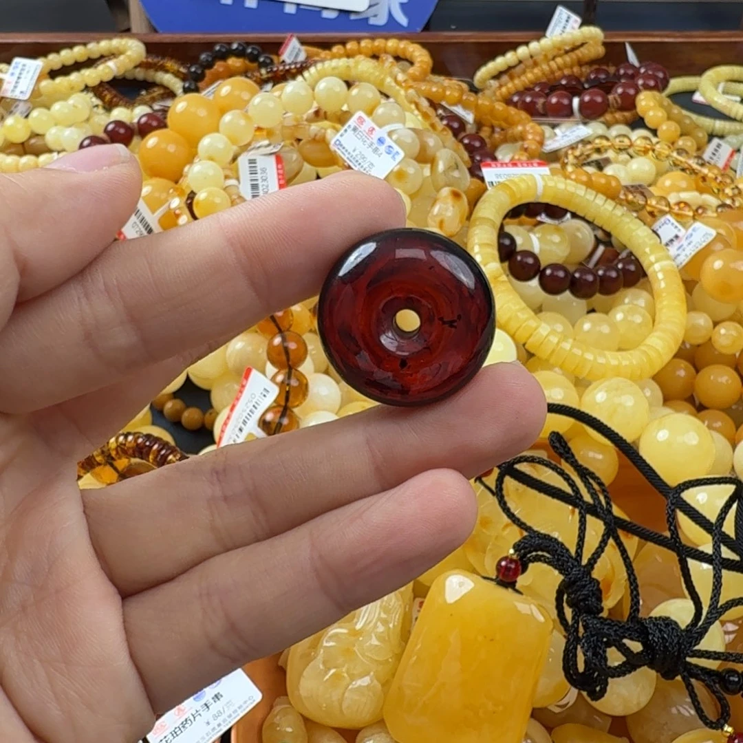 未镶嵌琥珀珠宝奇石