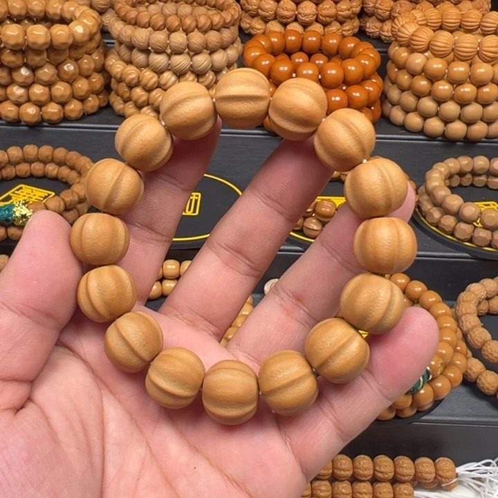 猴头核桃手串君**玉四花喷砂大鲨鱼