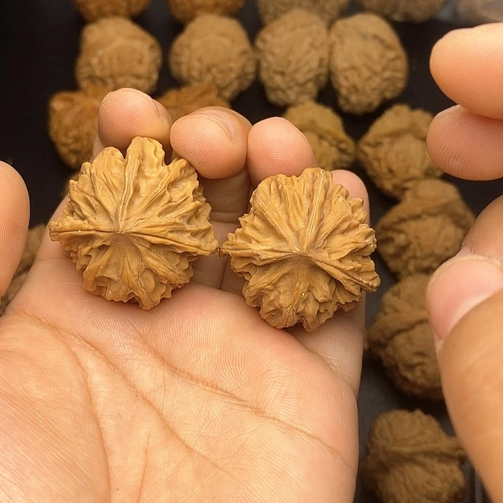 文玩核桃把件三棱