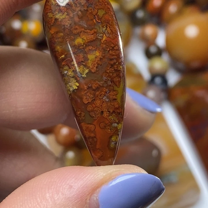 玛瑙/玉髓颈饰未镶嵌先****。