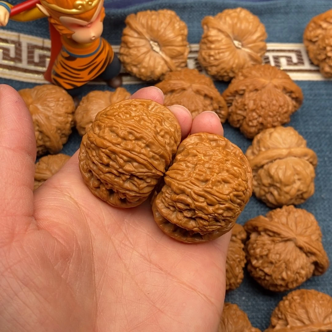 文玩核桃把件煮****?42全品精品球白