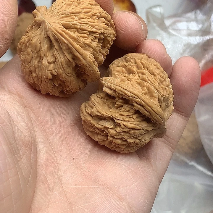 文玩核桃吊坠39 密纹半壁