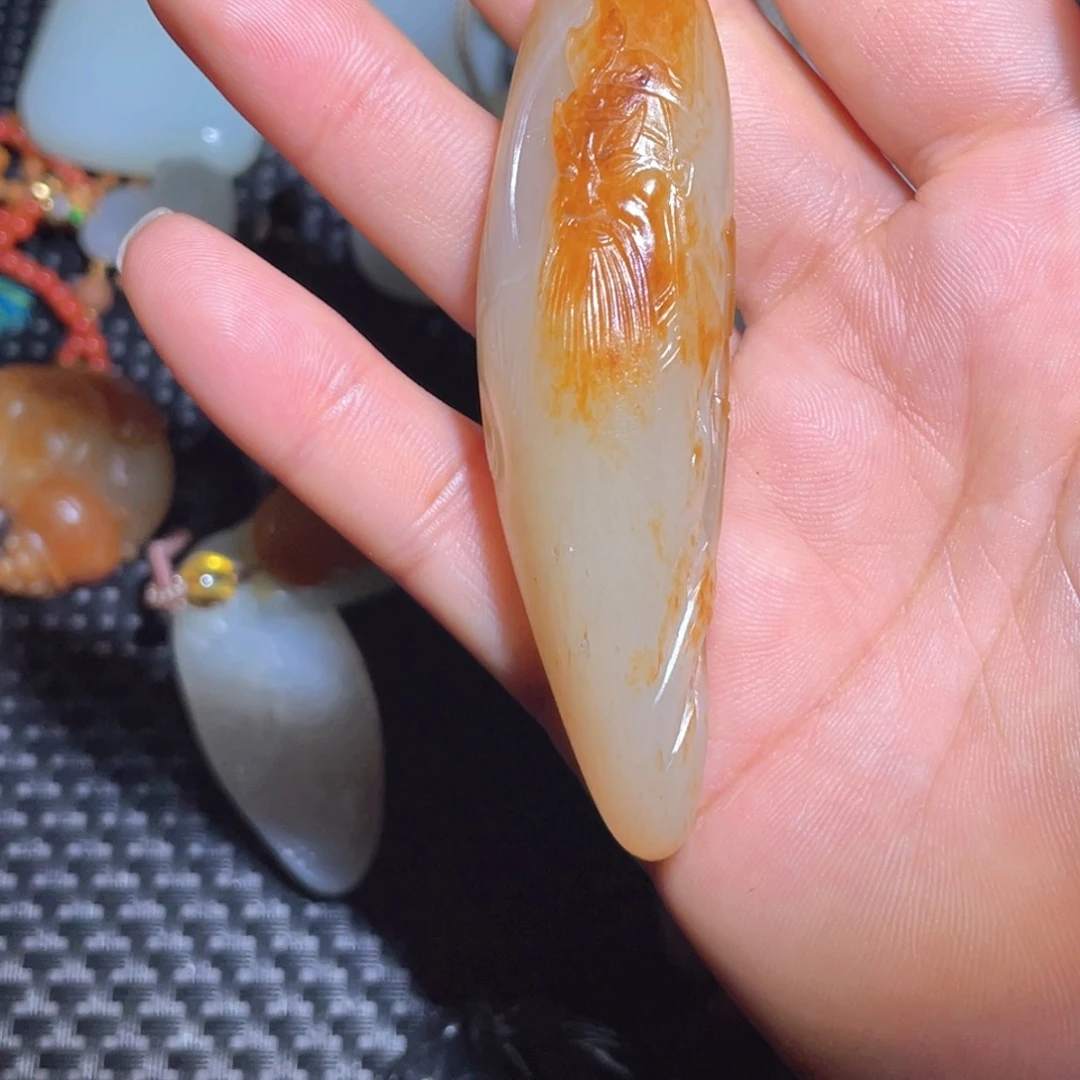 颈饰未镶嵌和田玉L****室