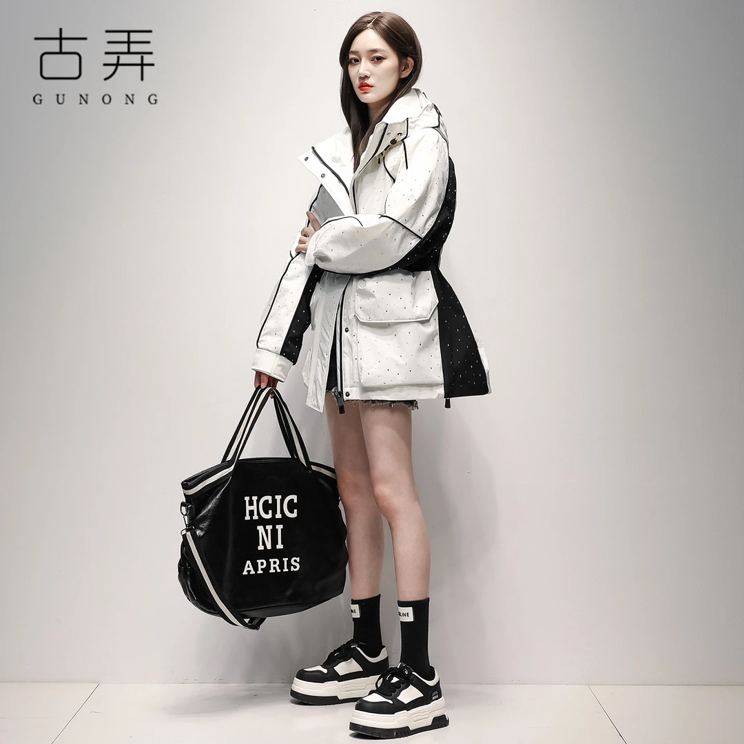 潮牌时尚百搭休闲工装羽绒服女2025冬季新款运动高级感小个子外套