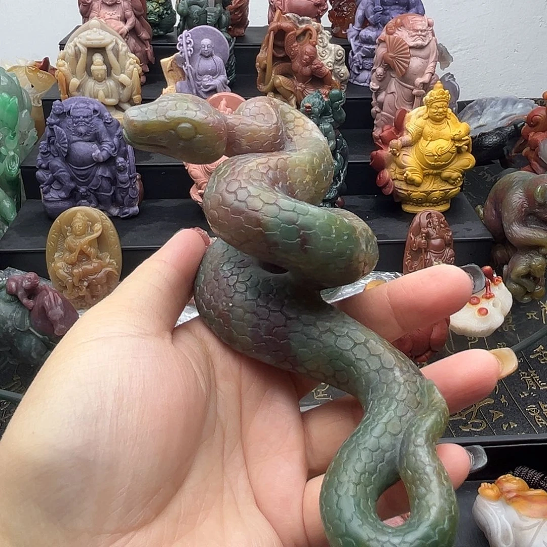 石英质玉未镶嵌颈饰