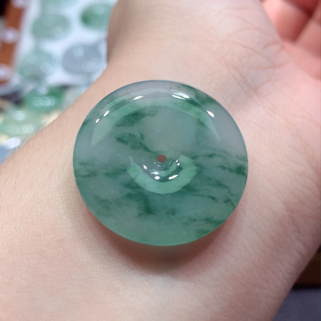 翡翠未镶嵌颈饰3