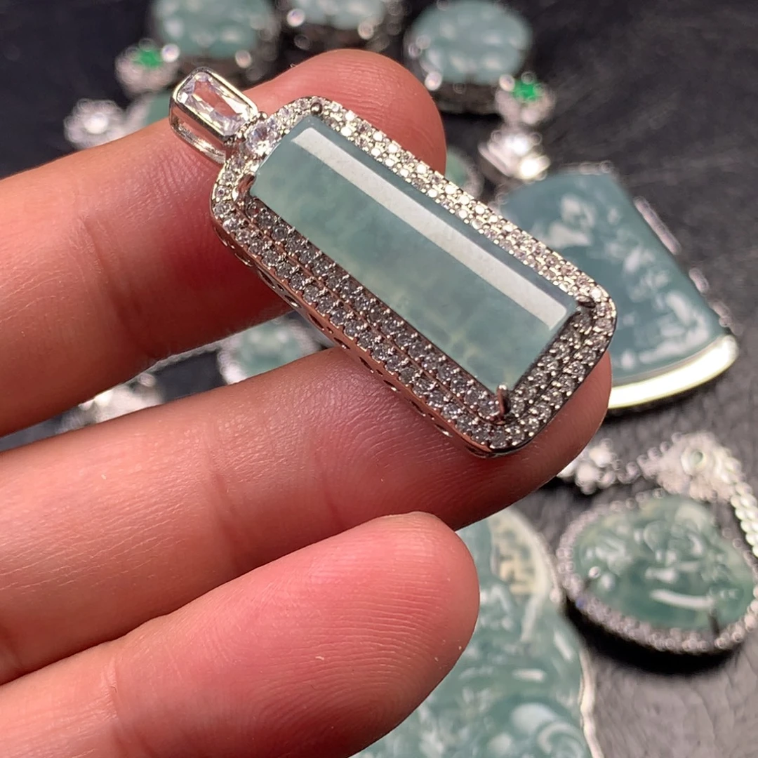 翡翠未镶嵌颈饰冰柱子无事牌