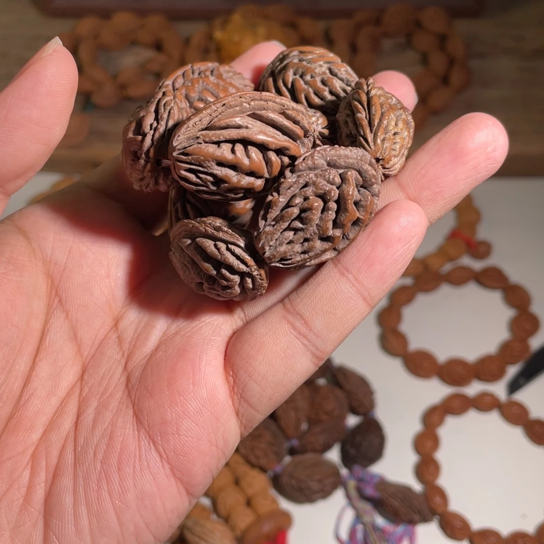 R***o手串桃核gfsdgiufddxfgh