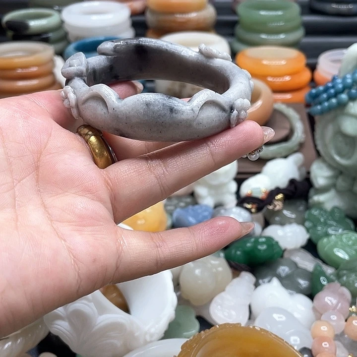 石英质玉手镯合金吴**宝