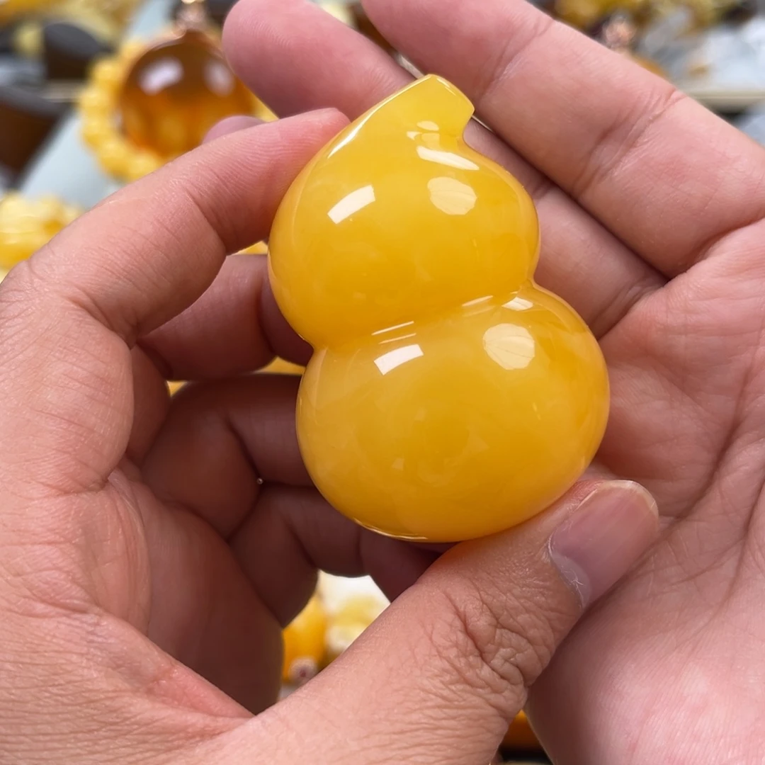 蜜蜡未镶嵌珠宝奇石