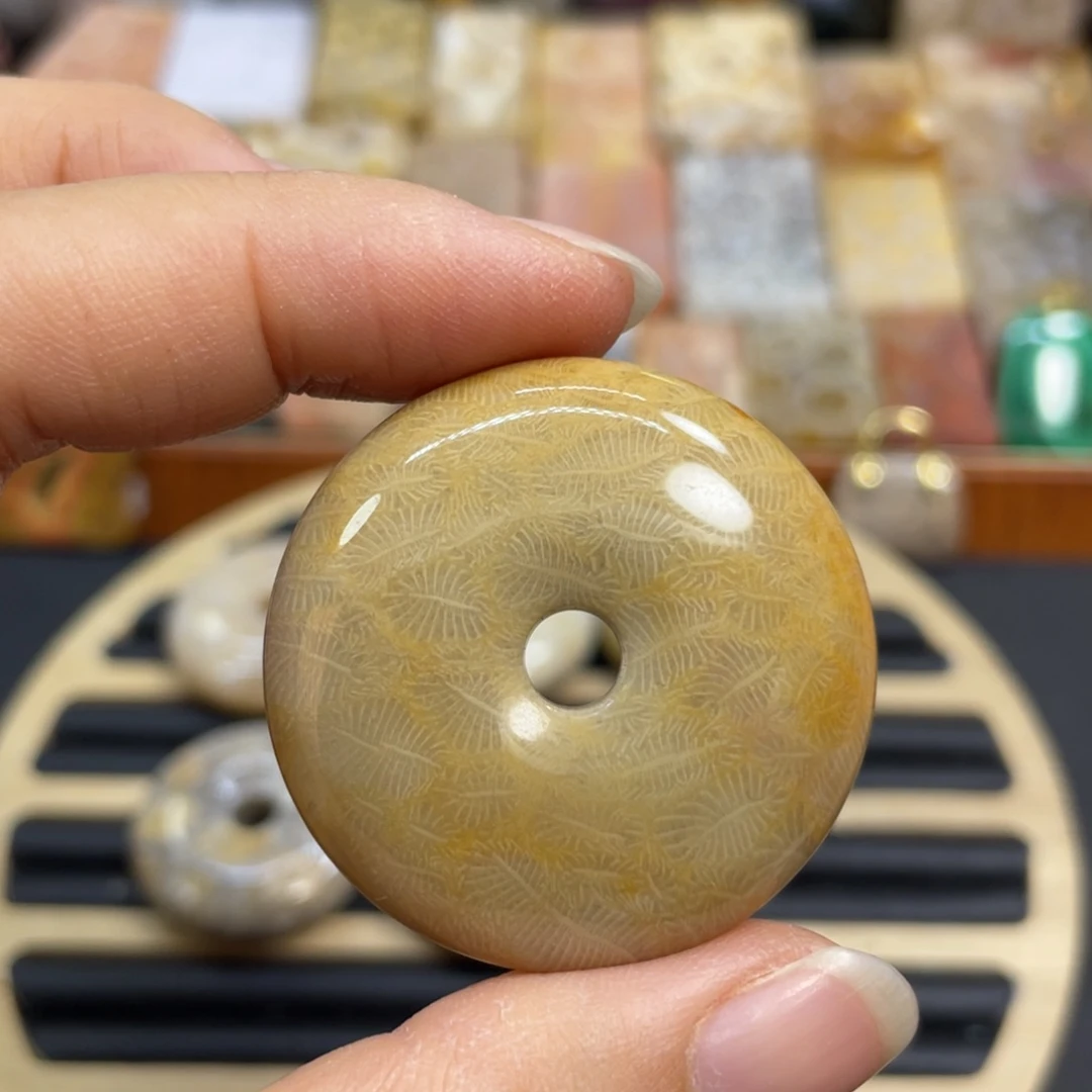 硅化玉未镶嵌颈饰k52