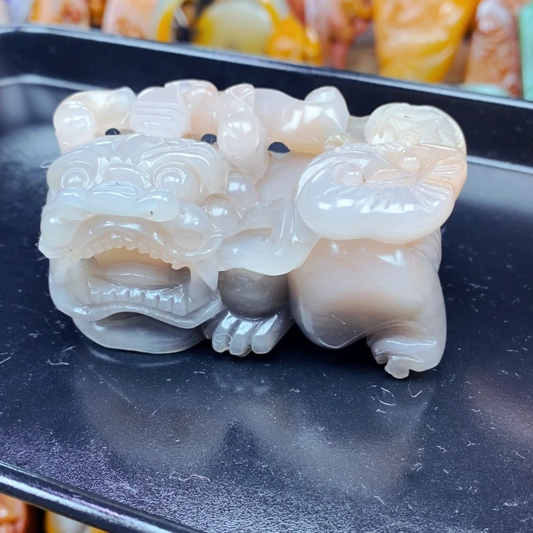 石英质玉（黄龙玉）未镶嵌颈饰