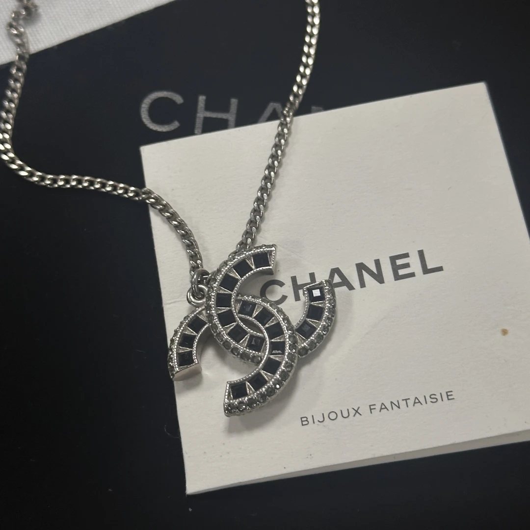 未使用 Chanel/香奈儿 银色黑琉璃双C 项链项链 21S/LD0277