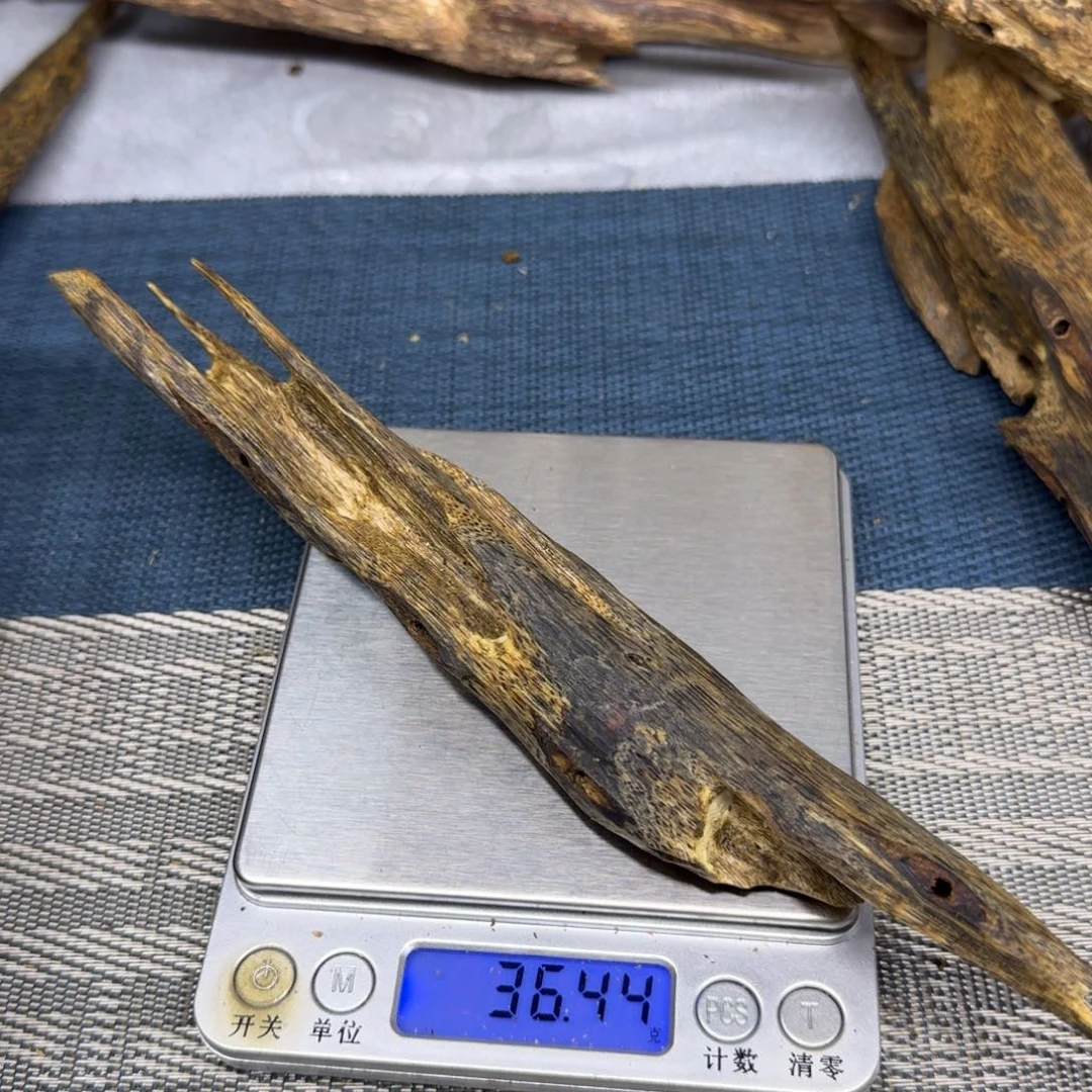 笛***语香榧木奇楠金沙叶虫漏36.4克