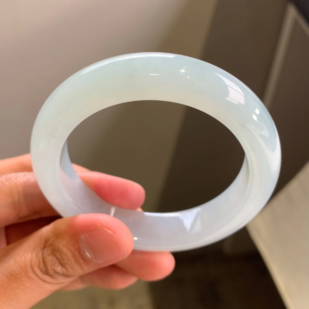 翡翠手镯未镶嵌白冰手镯