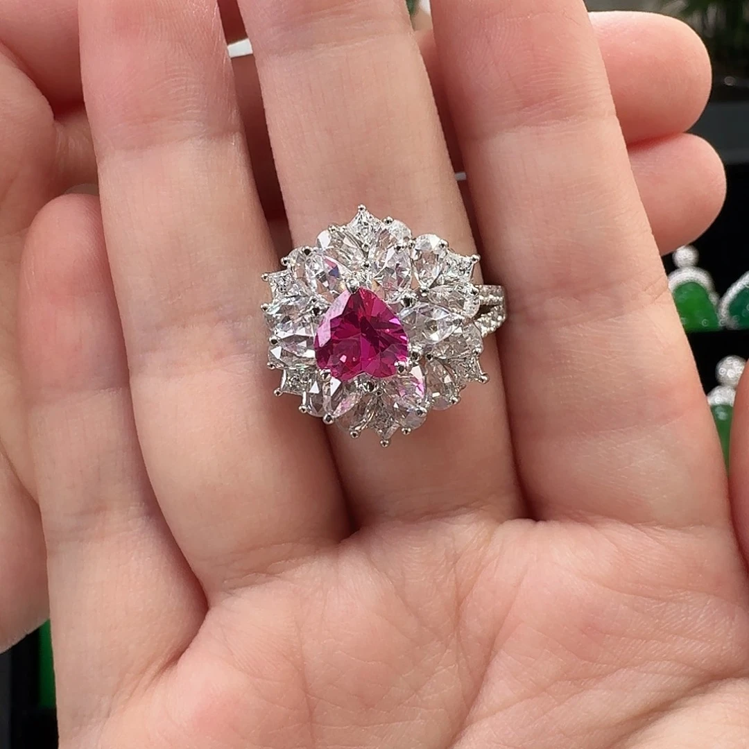 合成立方氧化锆非金属粉色心形手捧花戒指