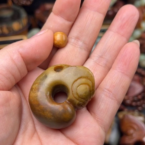 岫岩河磨玉（透闪石质玉）手链未镶嵌Y**杰