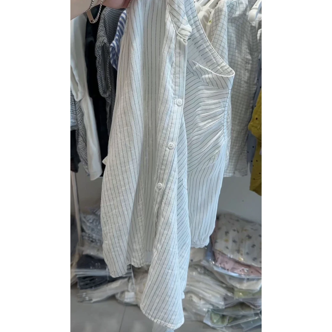 【现货】今年流行穿搭2025夏季新款温柔条纹纽扣休闲风短袖衬衫上衣