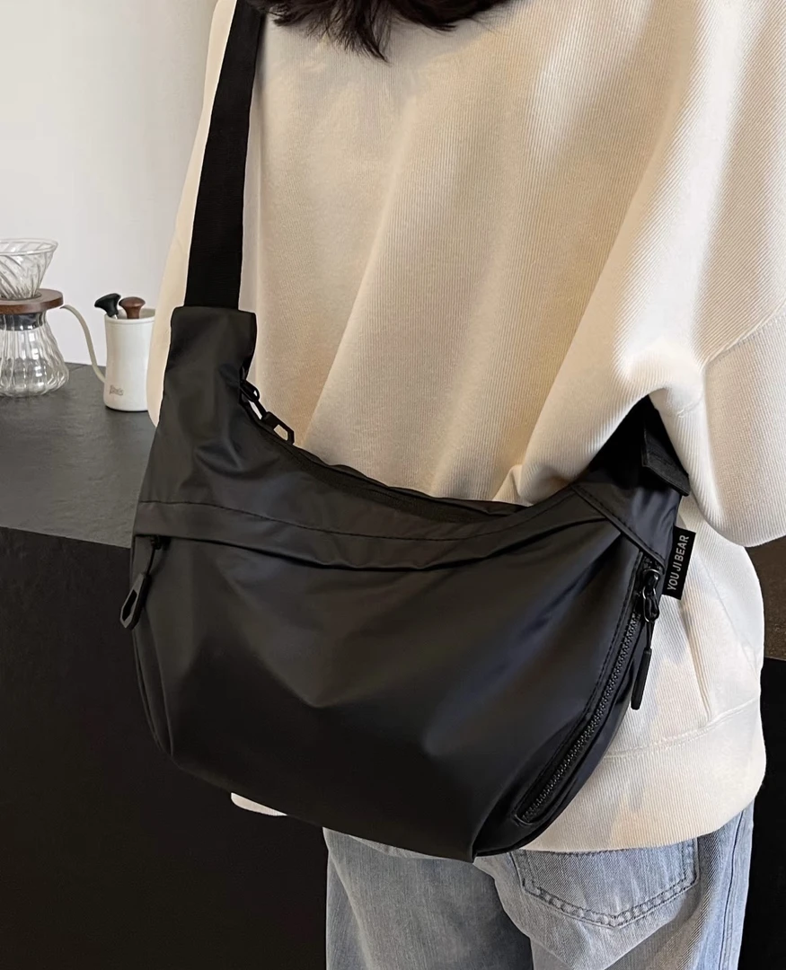 真皮包包百搭休闲款 运动时尚简约