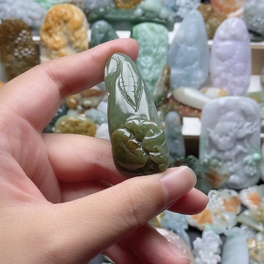 翡翠未镶嵌颈饰翡翠