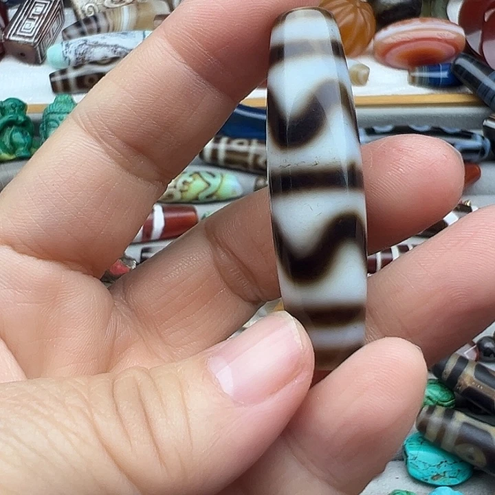 莫***莫玛瑙/玉髓合金颈饰