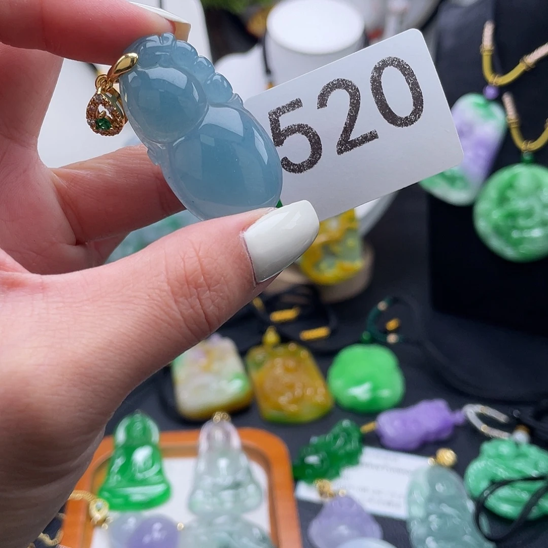 吊坠(赠链)未镶嵌翡翠