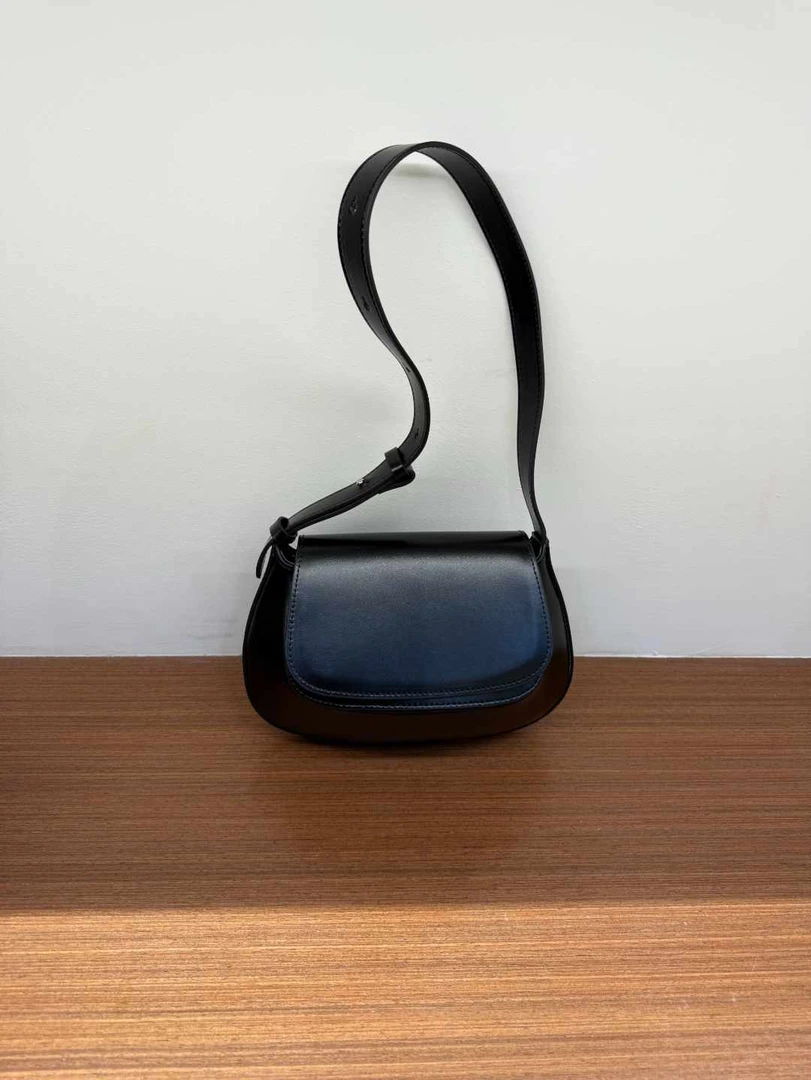 OWNONE韩国轻奢小众设计牛皮时尚百搭真皮包包 DC209