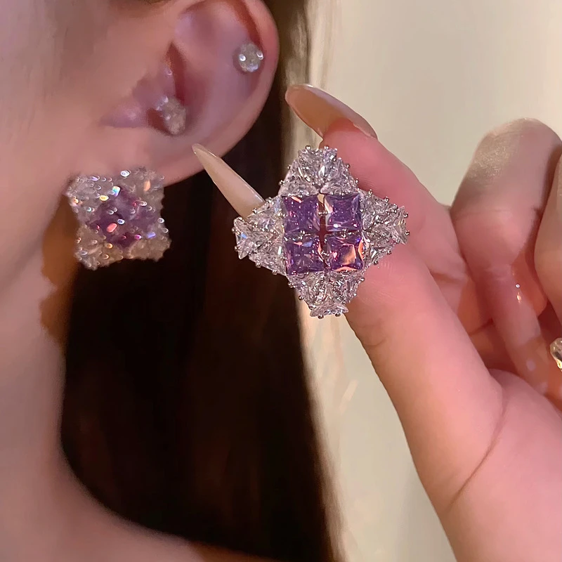 合金仿水晶耳饰 菱形耳钉轻奢高级感新款耳环通勤个性百搭耳饰女