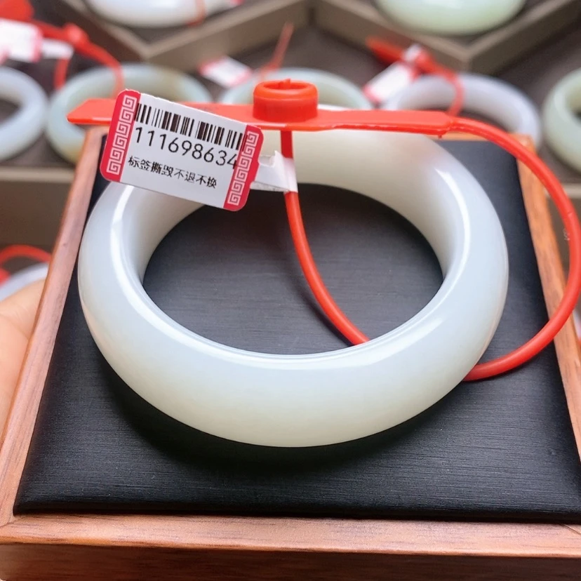 【闪购商品】和田玉手镯未镶嵌彩*天