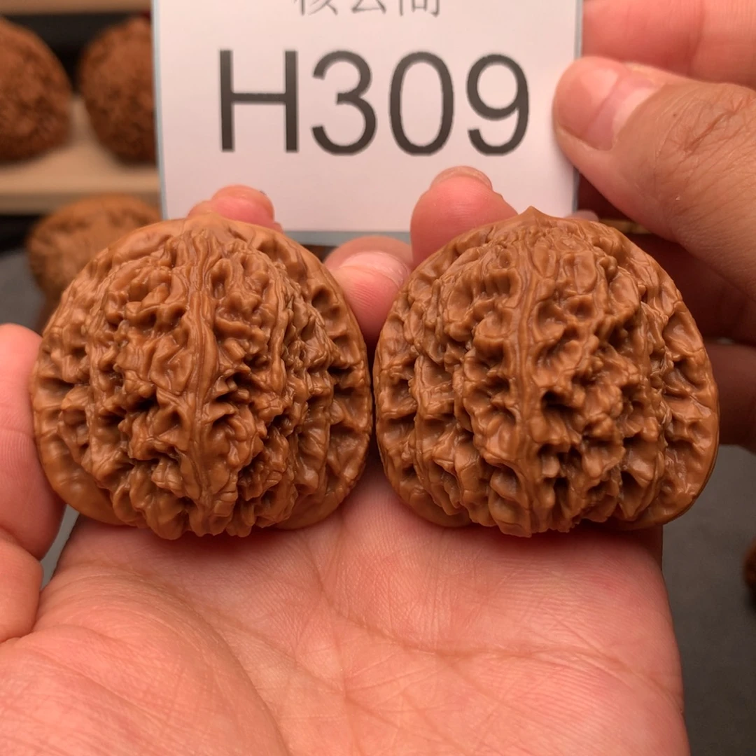 文玩核桃把件42高炮涿鹿南疆石红皮